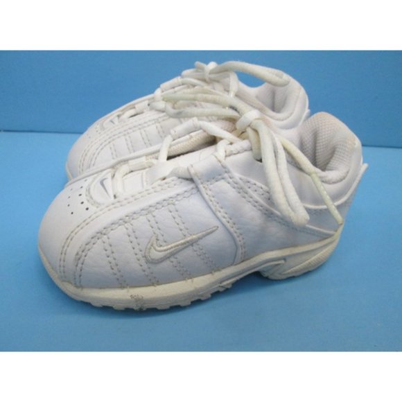 Nike Other - Nike athletic tennis shoes SIZE 6